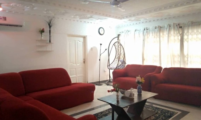 Kumasi Apartment | Sleeps8- Private Secure Parking- Garden- AirCon