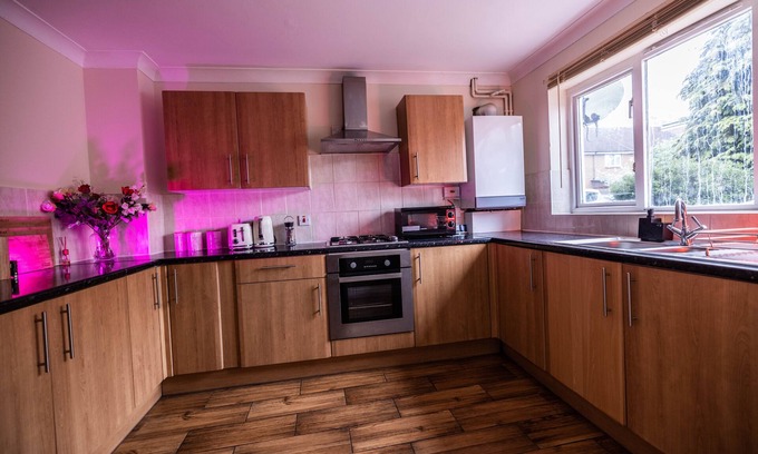Peckham House | Sleeps8-KingBeds-SofaBed-Garden-AirCon-FreeParking