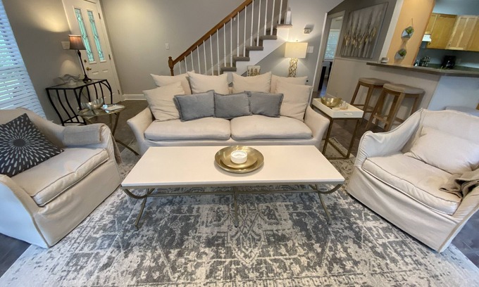 Covington House | Sleepy Lagoon Cottage - On 30 lush acres & just minutes from Downtown Covington!