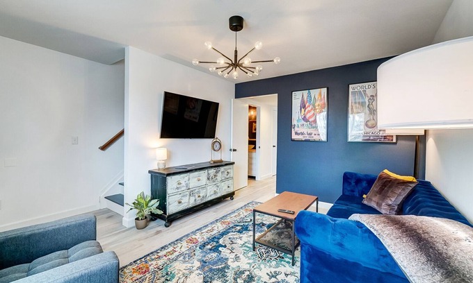 Hamilton House | Sleepy Nook - Remodeled with Comfort & Style - steps from Spooky Nook Hamilton