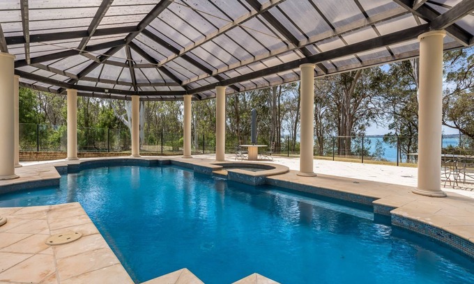 Morisset House | Slice of Heaven Family Retreat - Good Times at Wilderness Waters