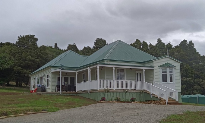 Okaihau House | Slice of ParadisenStunning newly renovated villanPet friendly