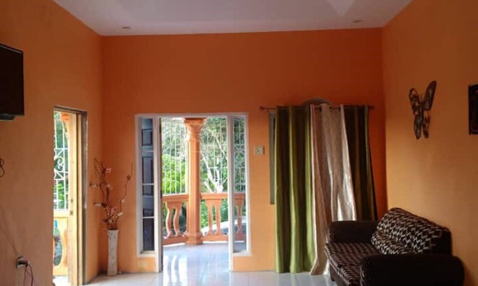 Spring Village Villa | SligoVilla Guest House - Pet Friendly - Hike & Swim in One Day!
