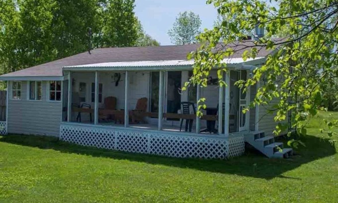 Port Severn Cottage | Slip Away - Affordable 3Br Cottage w/Sand Beach & Great Swimming