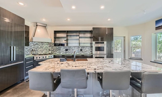 Lakewood House | Sloans Lake I Edgewater I Pool I Mansion