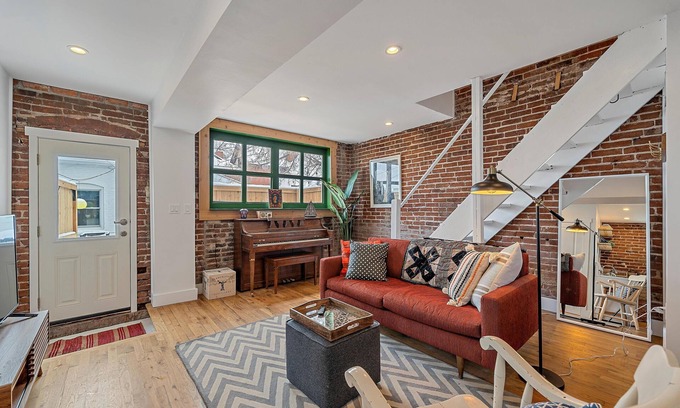 Sloan Lake House | Sloan’s Lake One Bedroom Carriage House