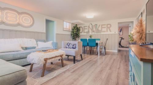 Sloan Lake House | Sloans Lake Walk to eateries bars Free parking