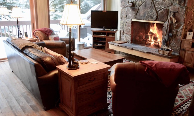Teton Village Condo | Slopeside Family Ski in, ,Wifi, Hot Tub, Pool, Yellowstone, Netflix