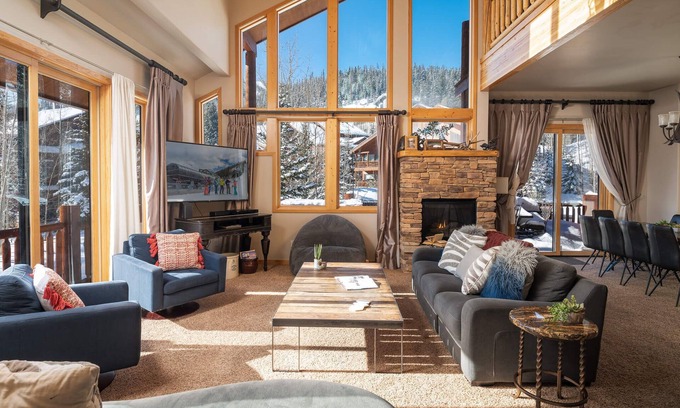 Old Town House | ♥ Slopeside Retreat | Large & Built For Families | Sleeps 17! | Ski Hill Views