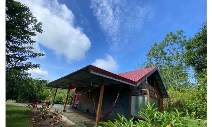 Penjamo House | Sloth House Near La Fortuna