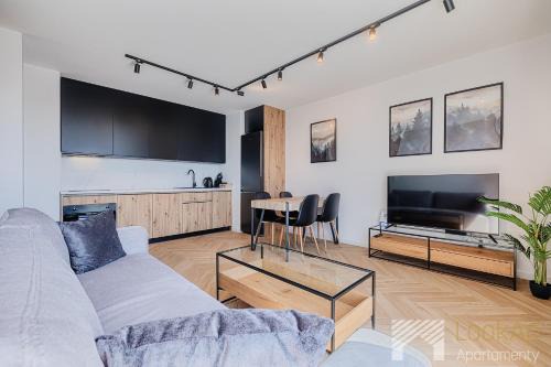 Lodz Apartment | Slovianka Sky View by LookAp darmowy parking, Jacuzzi i basen !