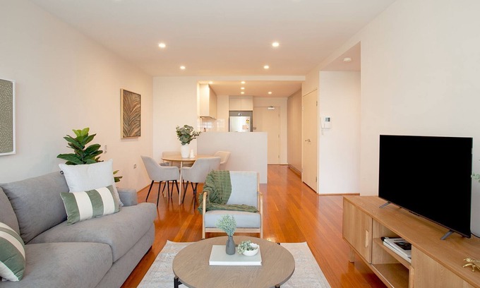 Bondi Apartment | Slow Beam, Bondi Beach Isyd