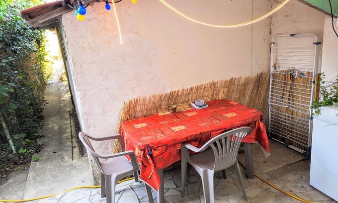 Route d'Arles Apartment | Small 13m² studio 10 minutes from the center of Nîmes