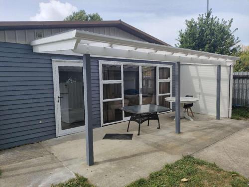 Mount Albert House | Small 3 bedroom Garden Chalet B