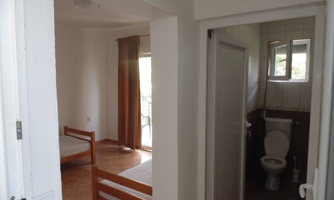 Bar Apartment | Small apartment with balcony