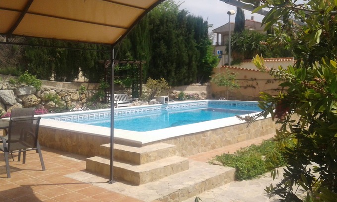 Benaguacil Apartment | Small apartment with private pool, terrace and parking Es un Apartmento para 2