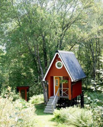 Lilla Edet House | Small Cabin With Outdoor Kitchen By Forest Stream