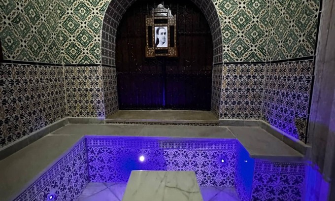 Tunis Bed & Breakfast | Small castle