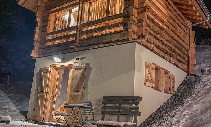 Entremont Ski Chalet | Small cocoon chalet in the mountains