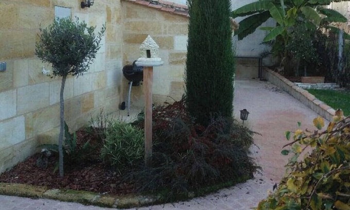 Sainte-Colombe House | Small cottage both grindstones