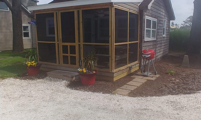 Chincoteague Cottage | Small cottage for those little getaways