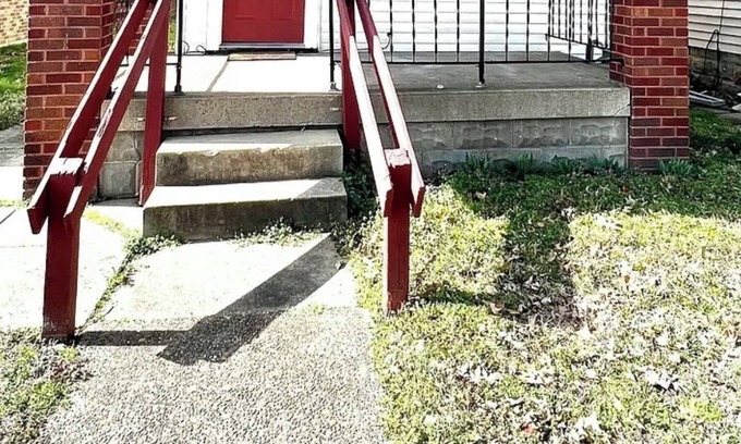 Evansville House | Small cottage like house in quiet neighborhood also Pet friendly