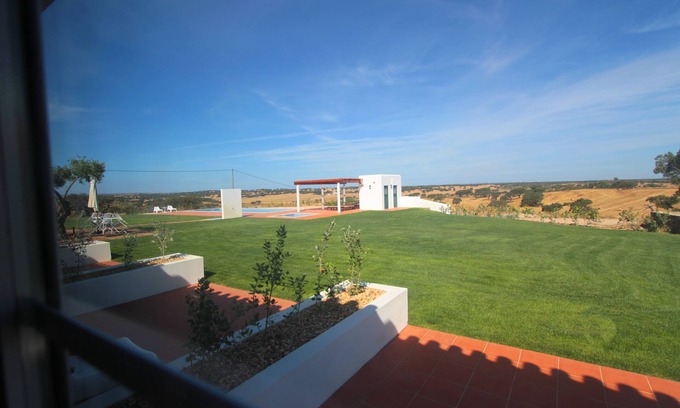 Almodovar e Graca dos Padroes Cottage | Small countryhouse 3 Klms From Almodovar, Family-Friendly; Pet-Friendly