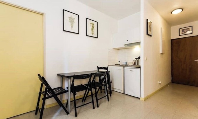 Secteur 2 Apartment | Small, cozy apartment