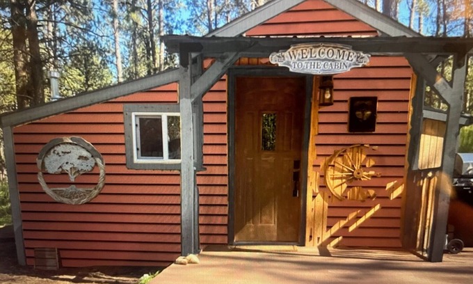 Custer Cabin | SMALL COZY CABIN ON PRIVATE PROPERTY