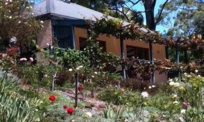 Bellawongarah Bed & Breakfast | Small farm living beautiful mountain views- acres of spectacular country garden