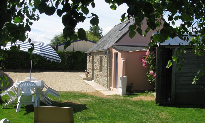 Kerlouet House | Small fisherman's cottage with enclosed garden 800 m from sandy beaches