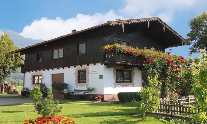 Strass im Zillertal House | Small house on an organic farm in Strass i.Z