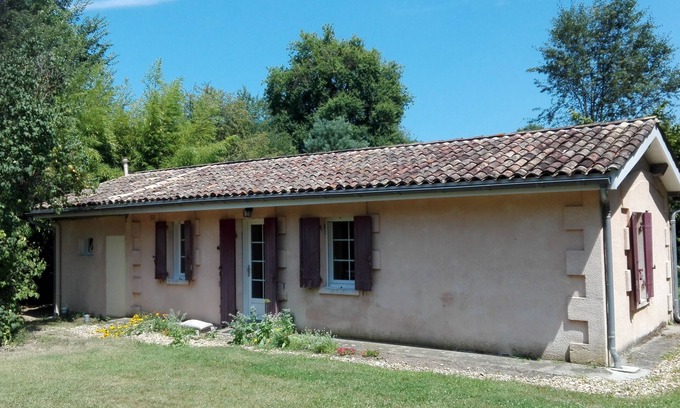 Lagorce House | Small independent house in the countryside, near Saint Emilion, sleeps 4