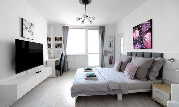 Humenne Apartment | Small one room apartment with balcony