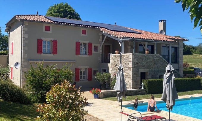 Caylus Cottage | Small single-storey apartment with PRM access, 2*.