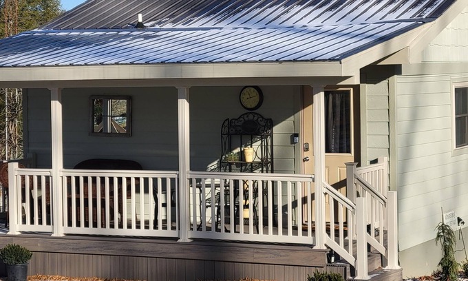 Paoli Apartment | Small studio cottage near Paoli Peaks and French Lick