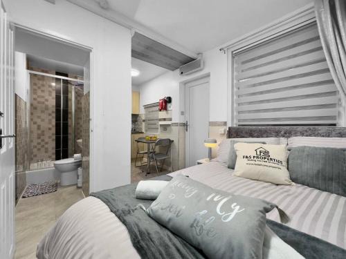 Maerdy Apartment | Small Studio Suite W Vip Lounge Access-maerdy