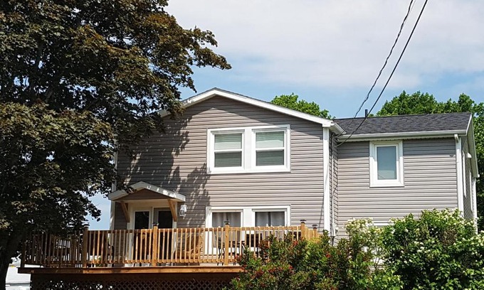 Montague Bed & Breakfast | Small Town Bound Inn
