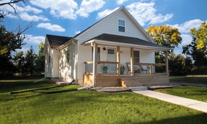 Ponca House | Small Town Charm Near Ponca State Park