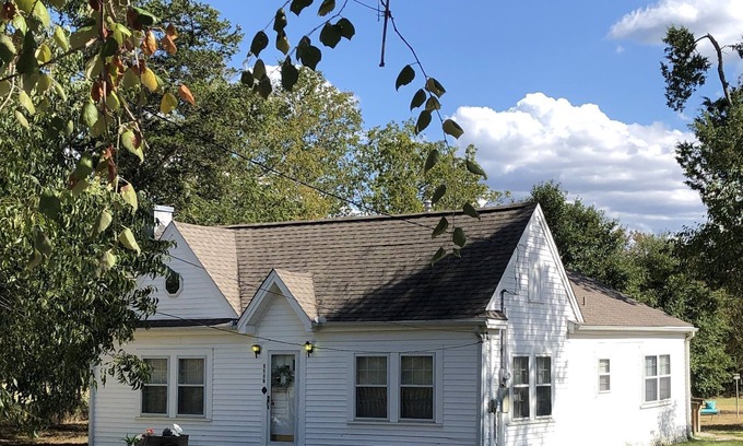 Bedias Cottage | Small Town Cottage in Bedias