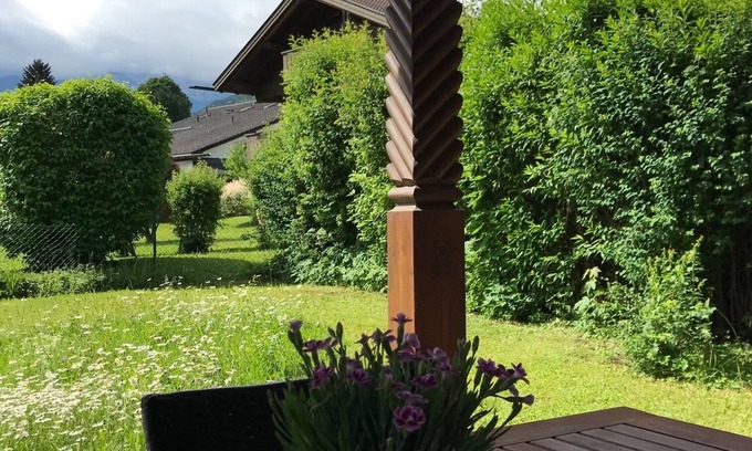Garmisch-Partenkirchen Apartment | Small, very fine apartment with garden & stunning mountain views - quiet central location