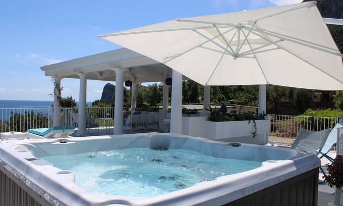 Marina del Cantone House | Small villa a stone's throw from the sea with breathtaking views