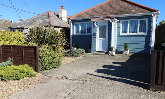 Seasalter House | SMALLCROFT, family friendly, with a garden in Seasalter