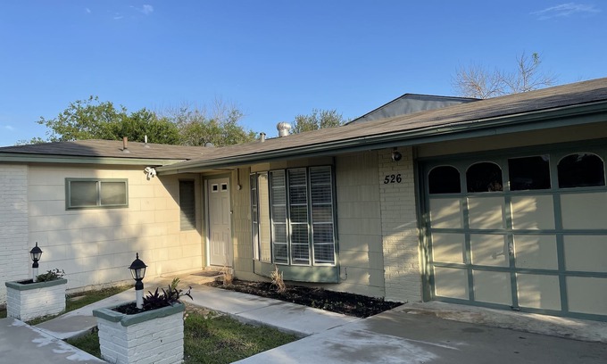 West San Antonio Apartment | “SMALLER PIECE OF HEAVEN” studio with a deck in the backyard