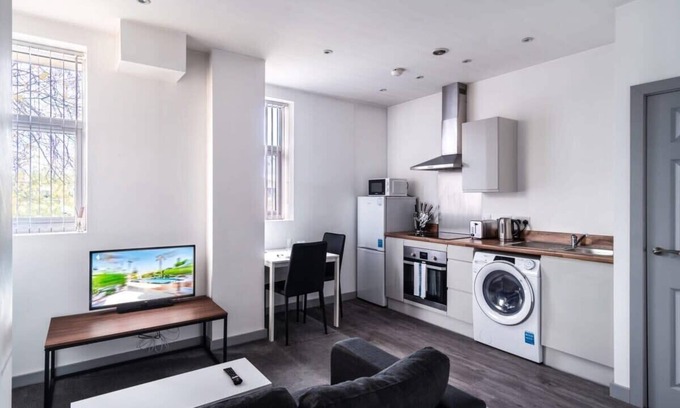 Blackburn Apartment | Smart 1 Bedroom Apartment in Blackburn