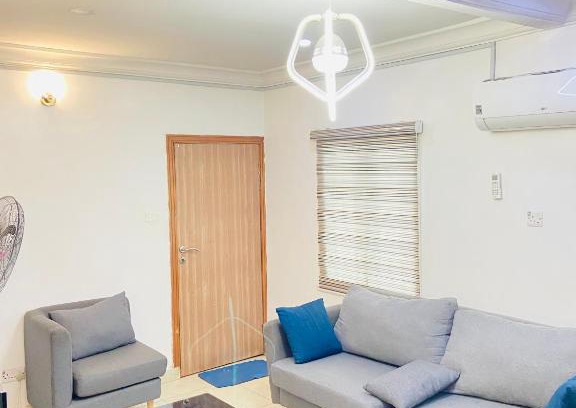Lagos Mainland Apartment | Smart 1 bedroom apartment in Yaba with WiFi