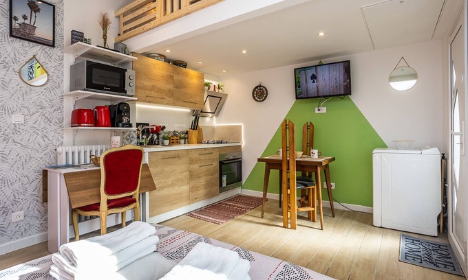 Le Hameau Apartment | Smart Casa a lovely love nest for a Paloise getaway - Free parking 24/24