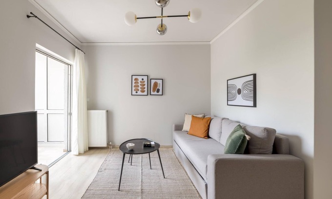 Agia Paraskevi Apartment | Smart Chic 1BR Apartment in Agia Paraskevi