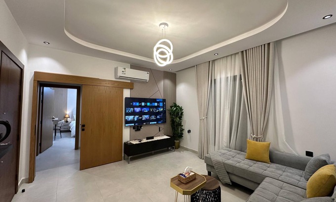 Jeddah Apartment | Smart Comfort Apartment in Jeddah with WiFi + Streaming
