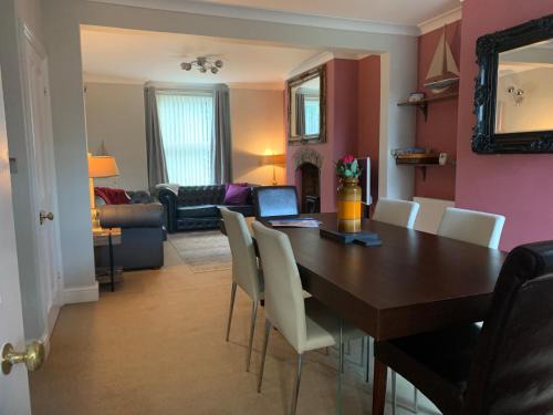 Stalham House | Smart & Comfortable 3-bedroom Victorian house